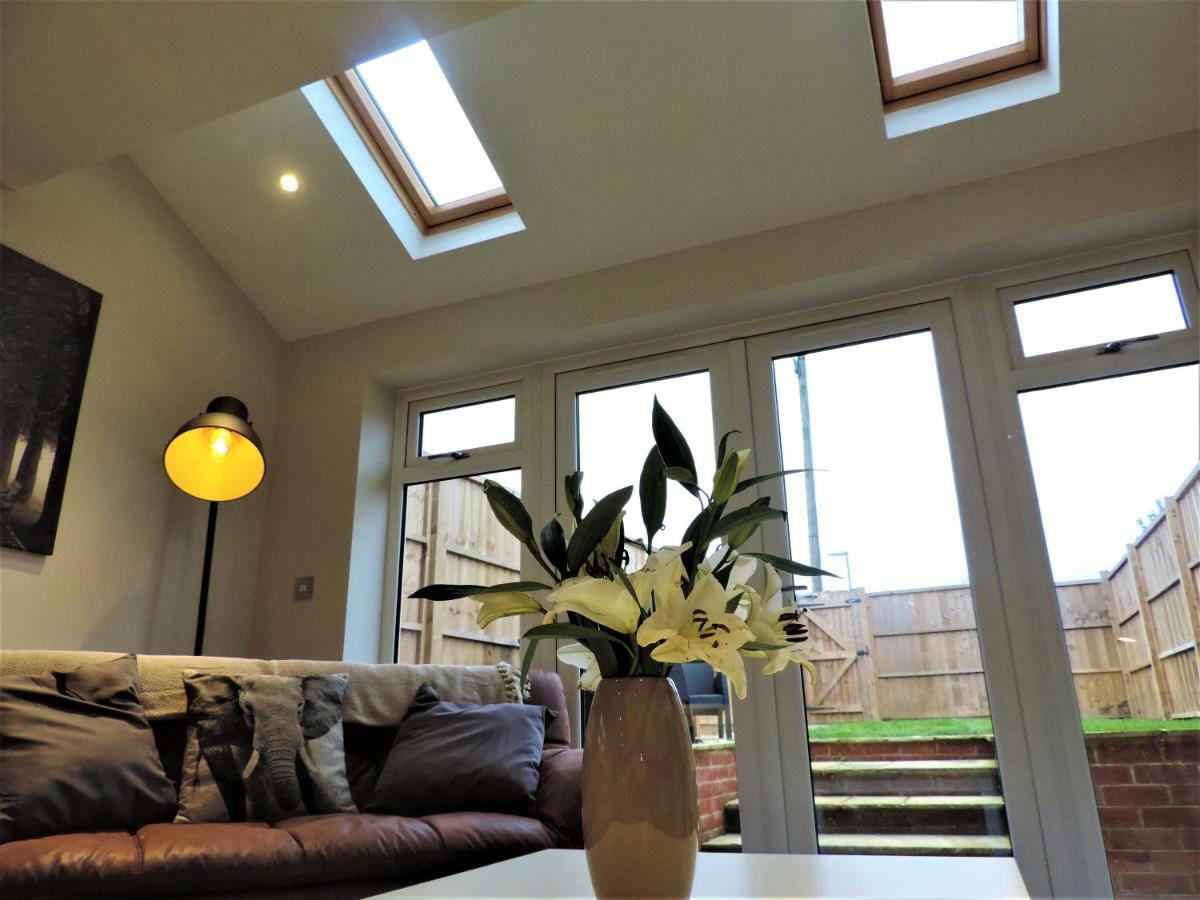 3 Bed Farnborough Air Accommodation Kültér fotó