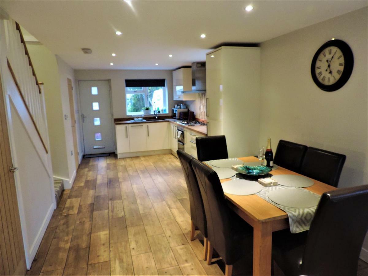 3 Bed Farnborough Air Accommodation Kültér fotó